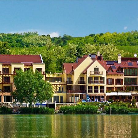 To Wellness Hotel Банк Екстер'єр фото