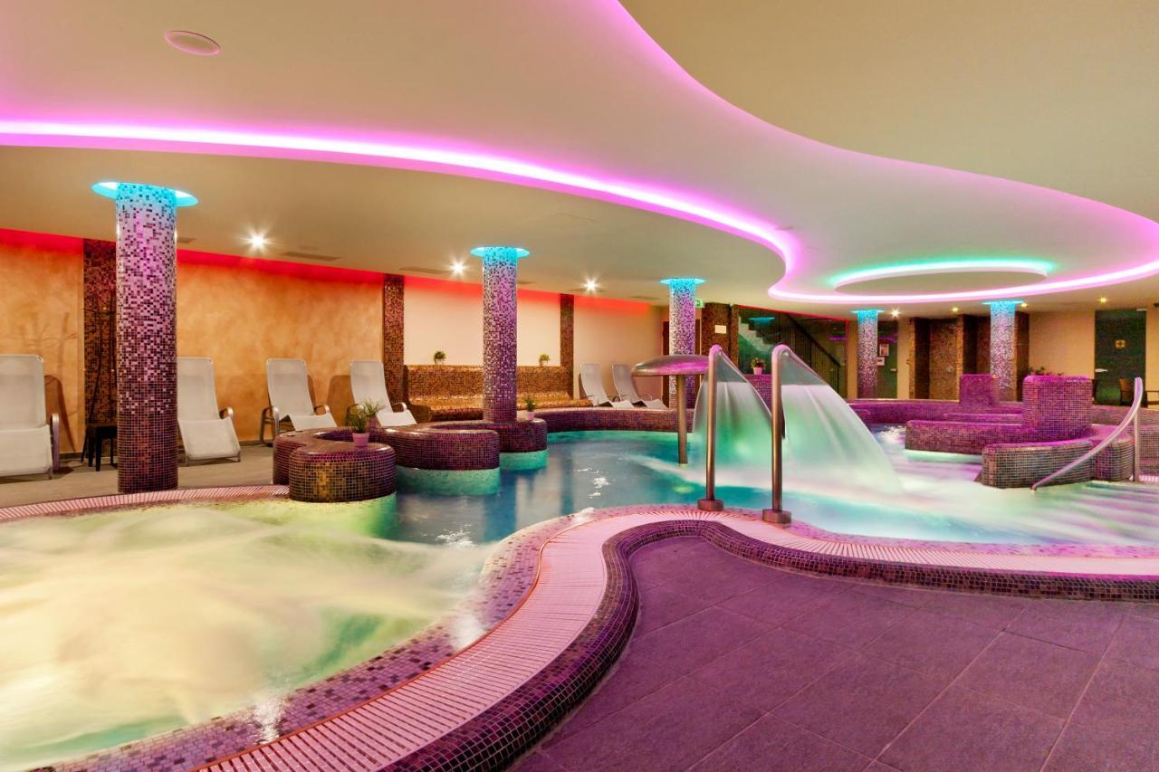 To Wellness Hotel Банк Екстер'єр фото