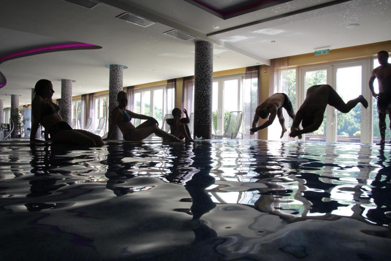 To Wellness Hotel Банк Екстер'єр фото