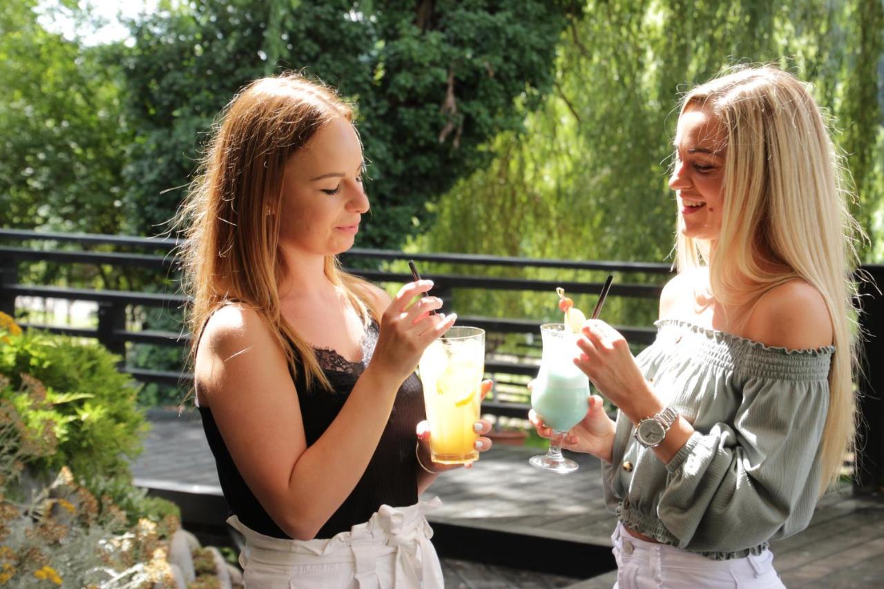 To Wellness Hotel Банк Екстер'єр фото