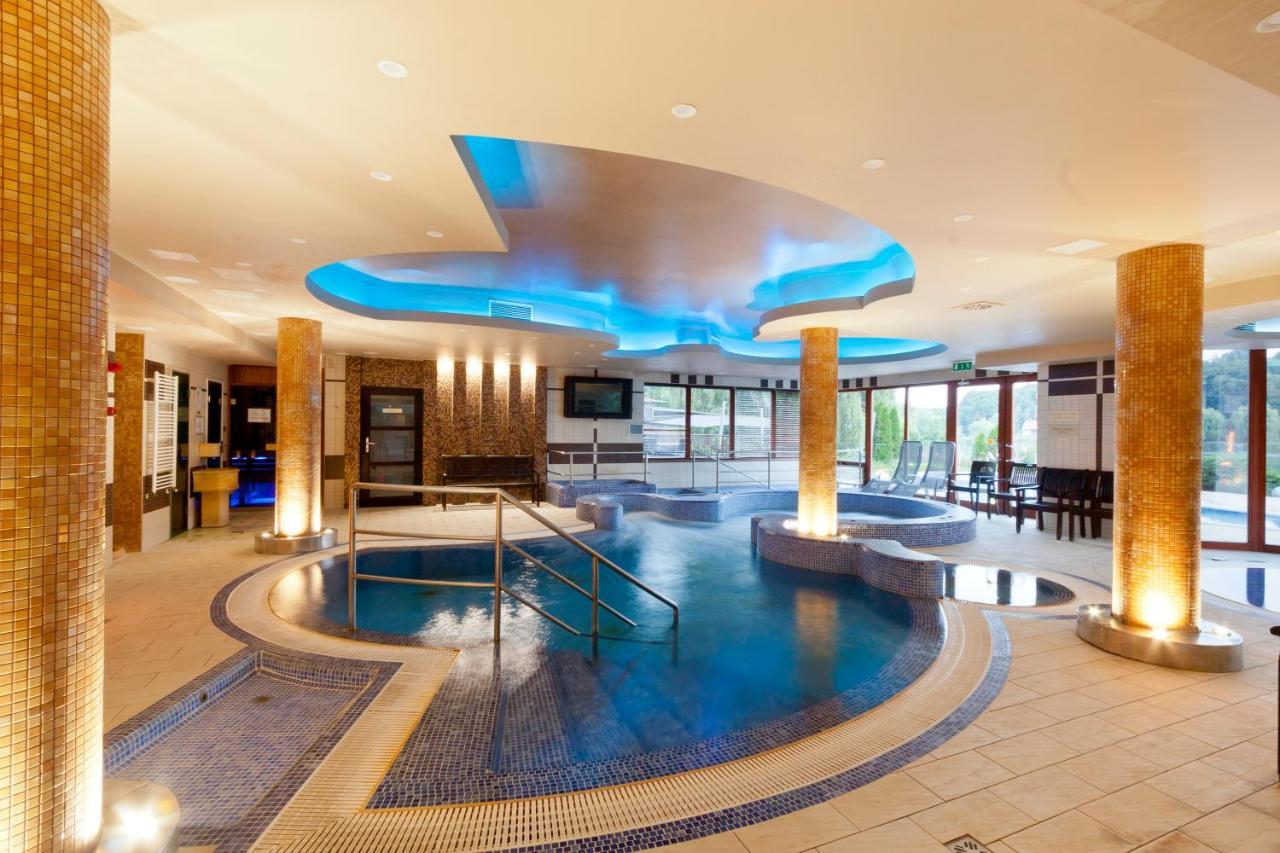 To Wellness Hotel Банк Екстер'єр фото