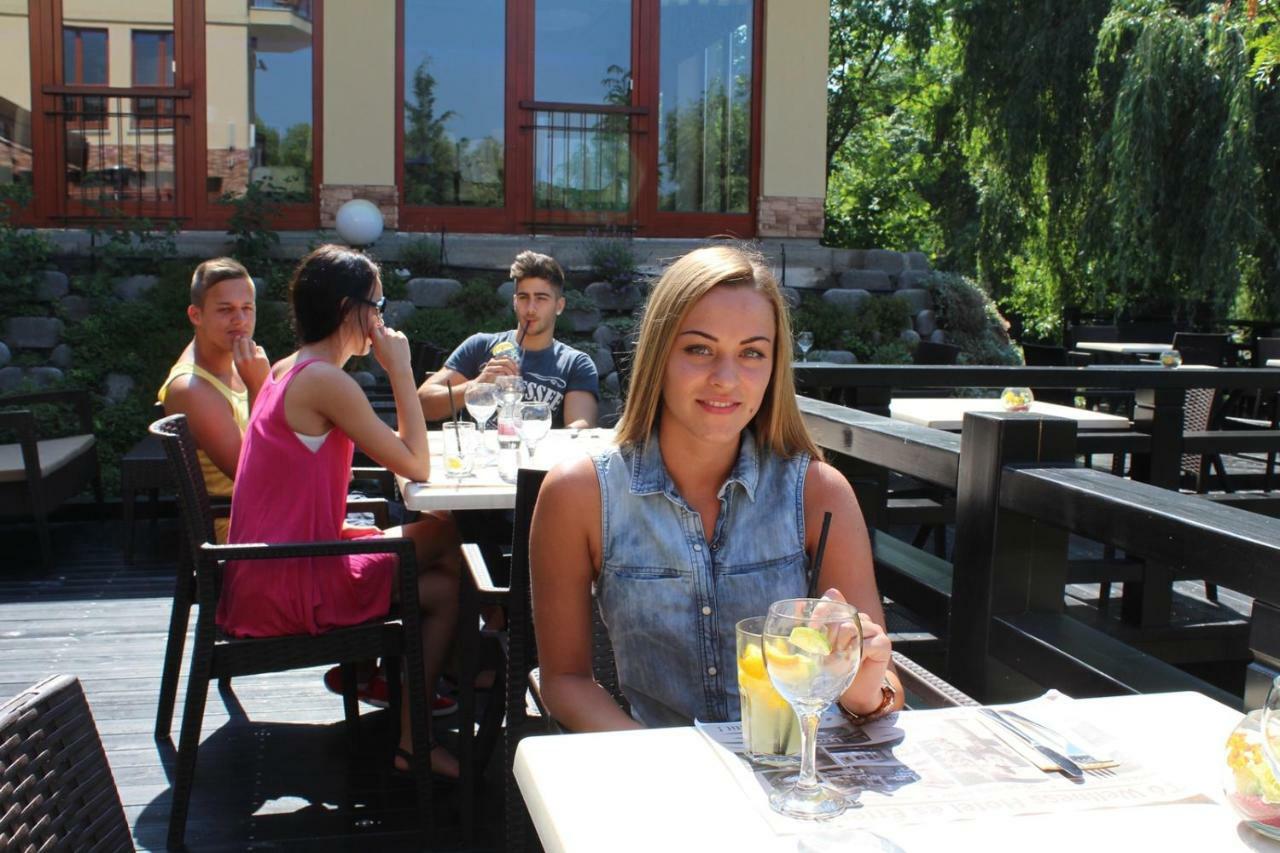 To Wellness Hotel Банк Екстер'єр фото
