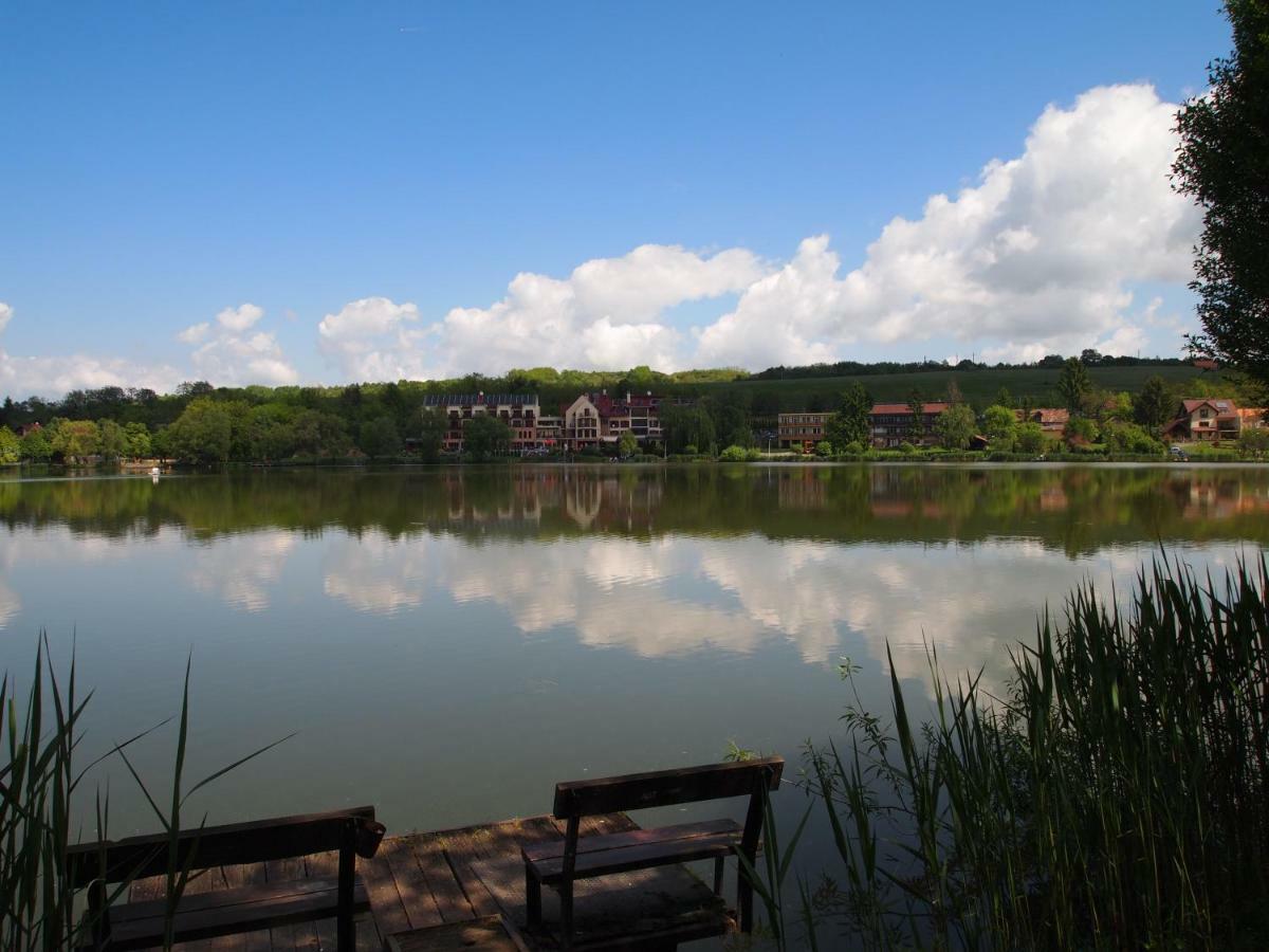 To Wellness Hotel Банк Екстер'єр фото