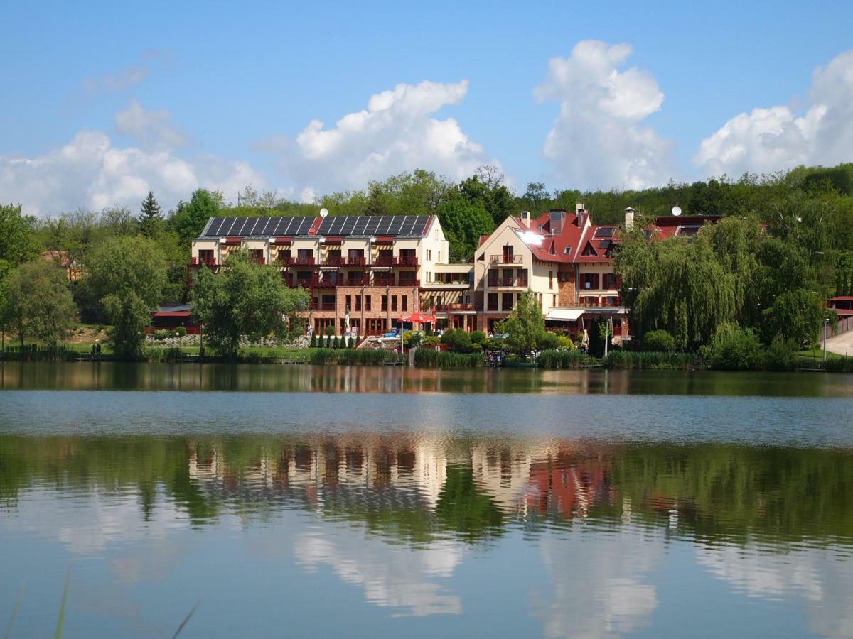 To Wellness Hotel Банк Екстер'єр фото