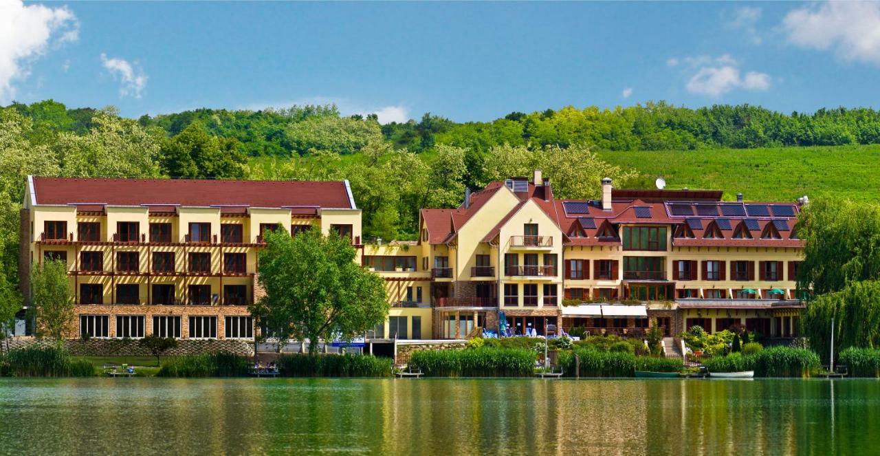 To Wellness Hotel Банк Екстер'єр фото