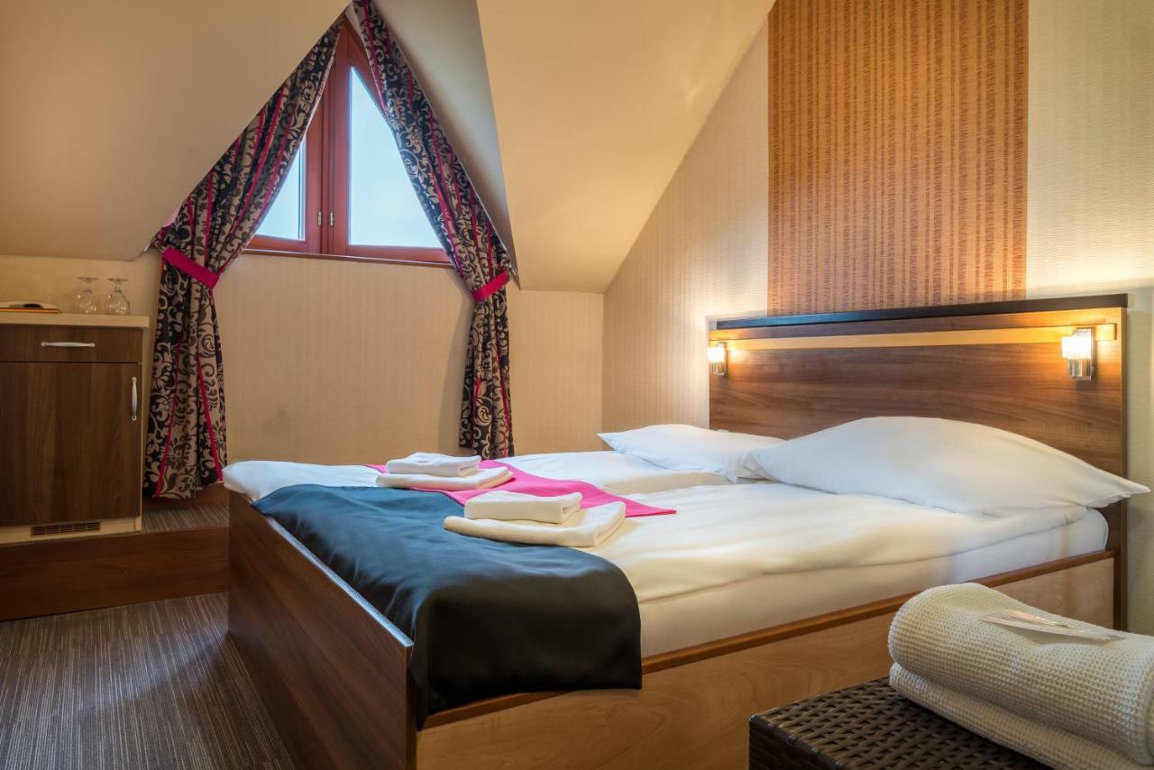 To Wellness Hotel Банк Екстер'єр фото